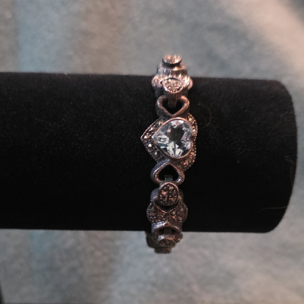 Elegant Silver Heart Bracelet